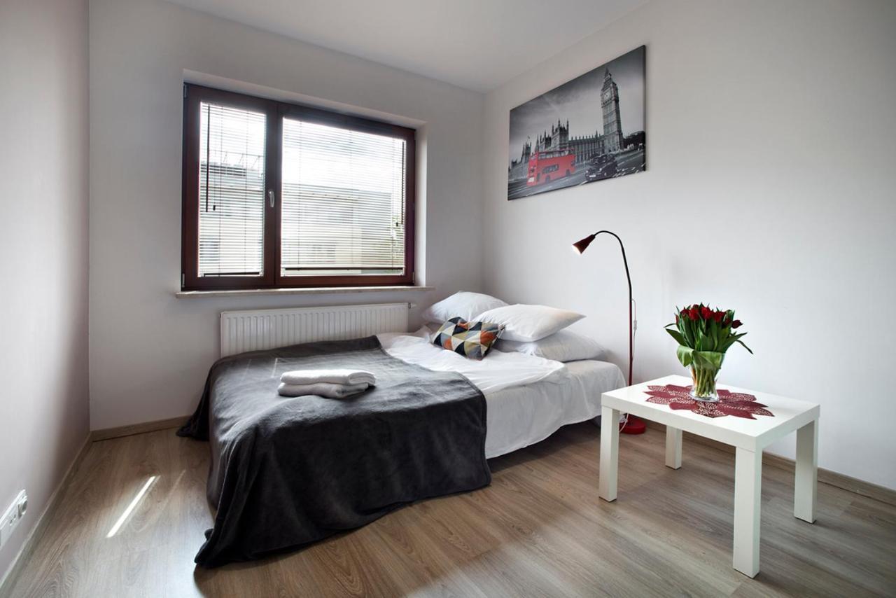 Airport Okecie Klobucka P&O Serviced Apartments วอร์ซอ ภายนอก รูปภาพ